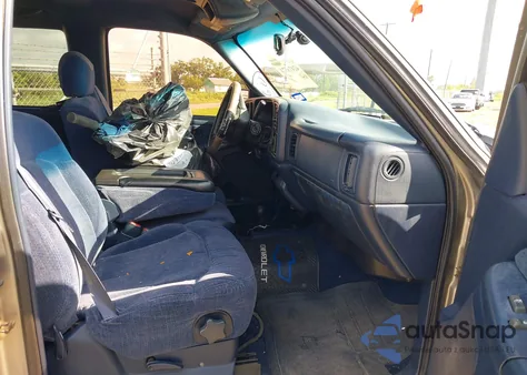 1999 Chevrolet Silverado 1500 Ls z USA, uszkodzony, nr VIN 1GCEK19T3XE118625